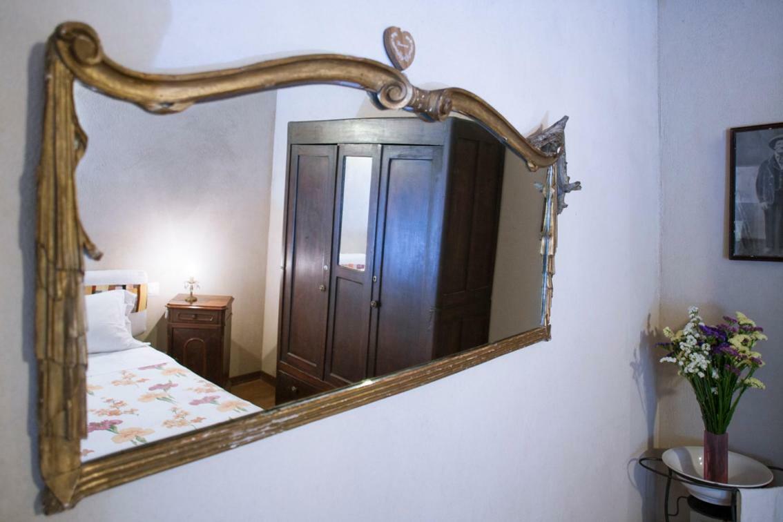 I Chimi Locanda Di Frassino Bagian luar foto